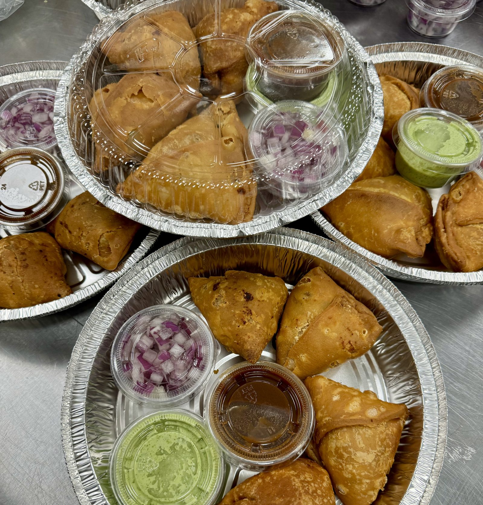 Samosa and starter platter with chutneys